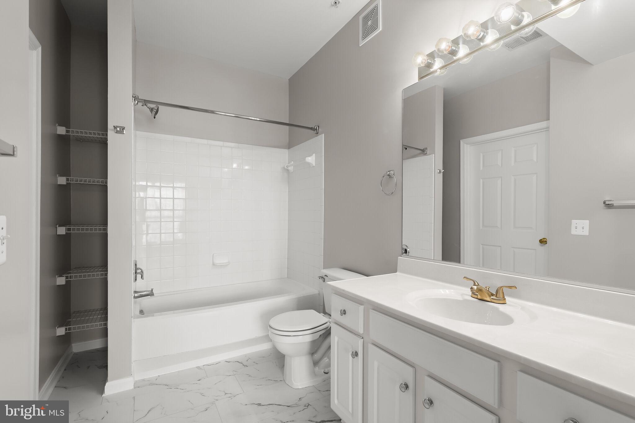 15614 Everglade Ln #406