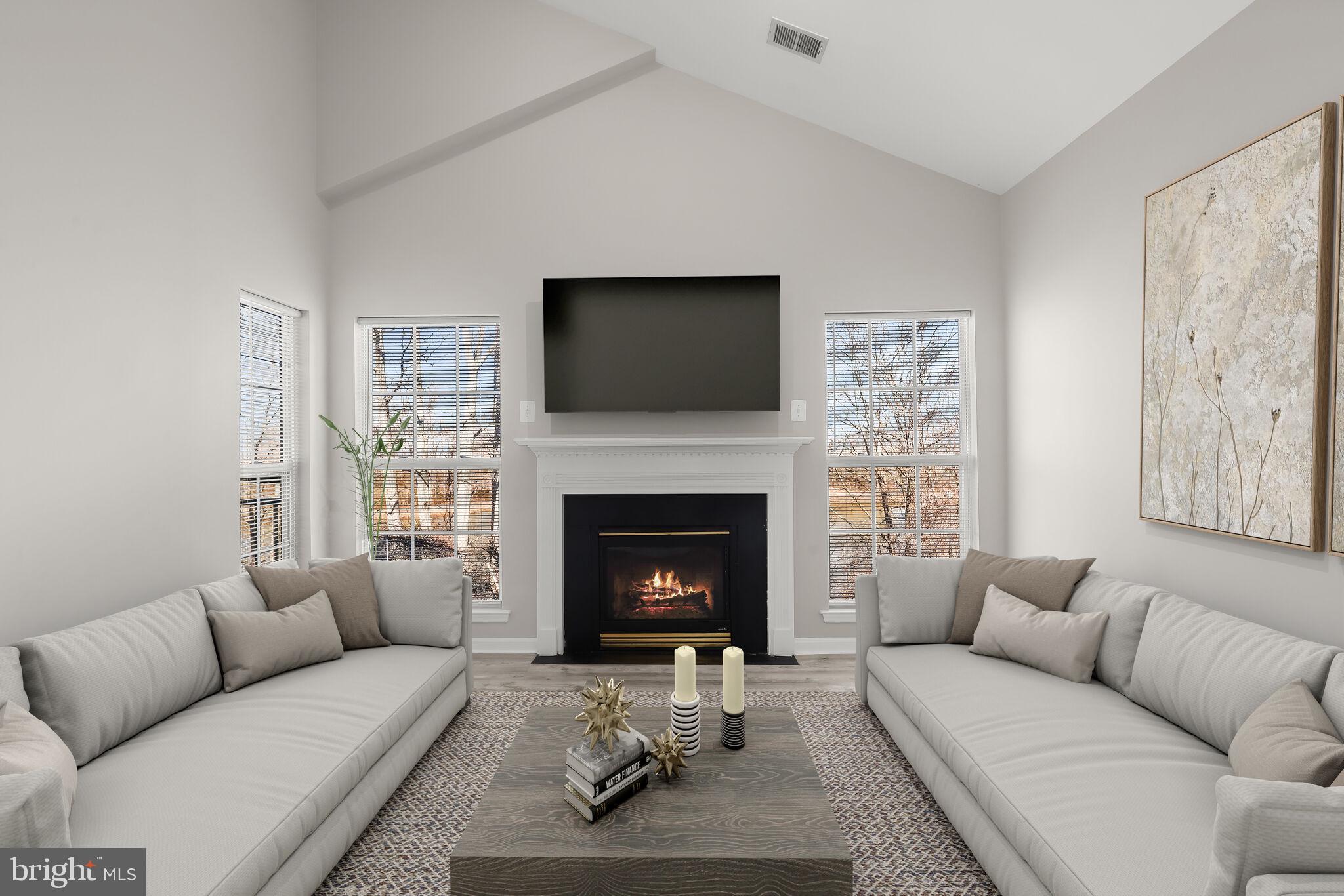 15614 Everglade Ln #406