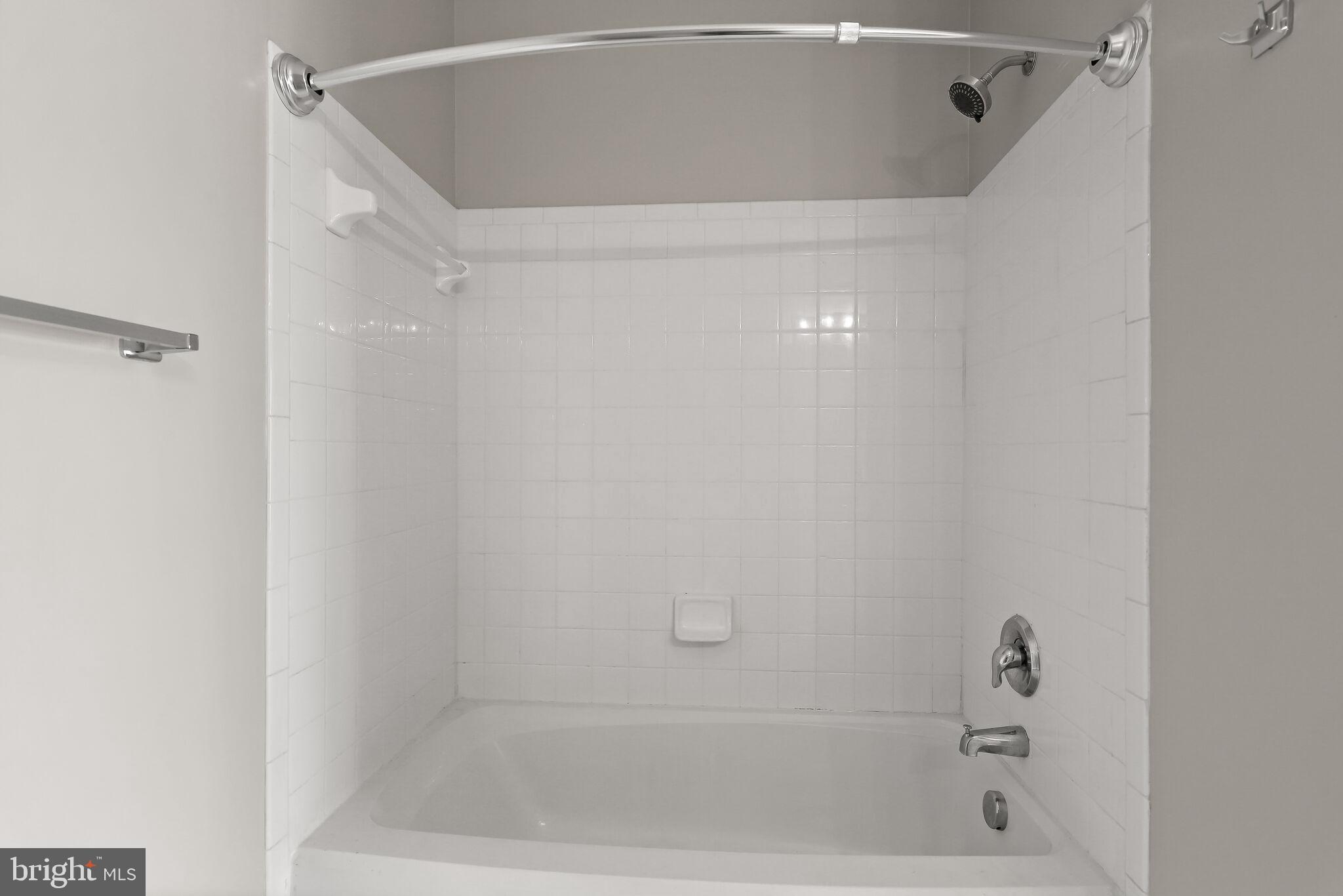 15614 Everglade Ln #406