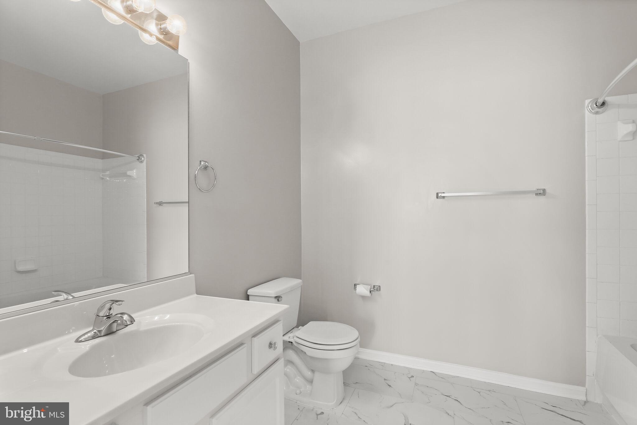 15614 Everglade Ln #406