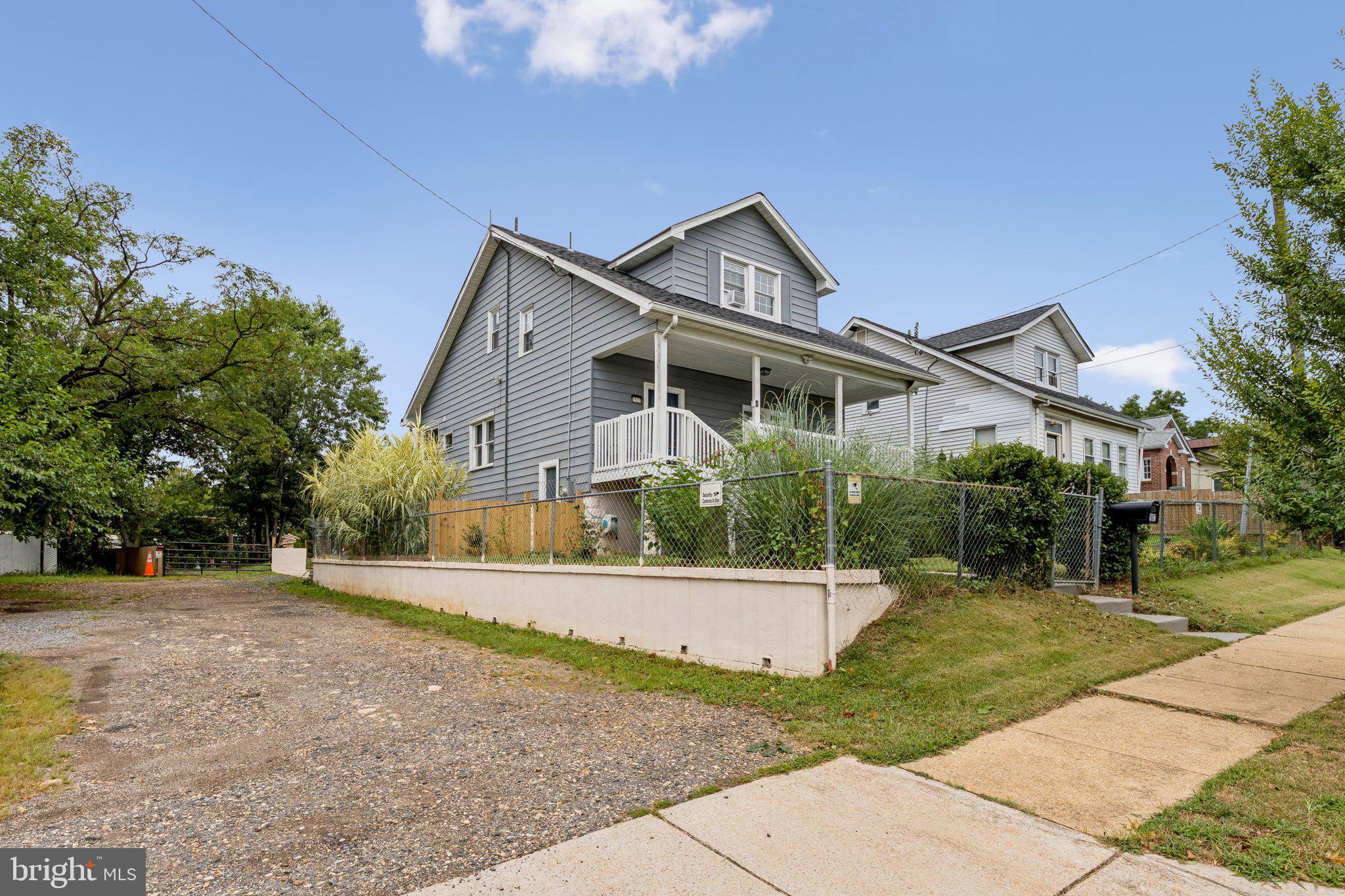 1527 BEAVER HEIGHTS LANE