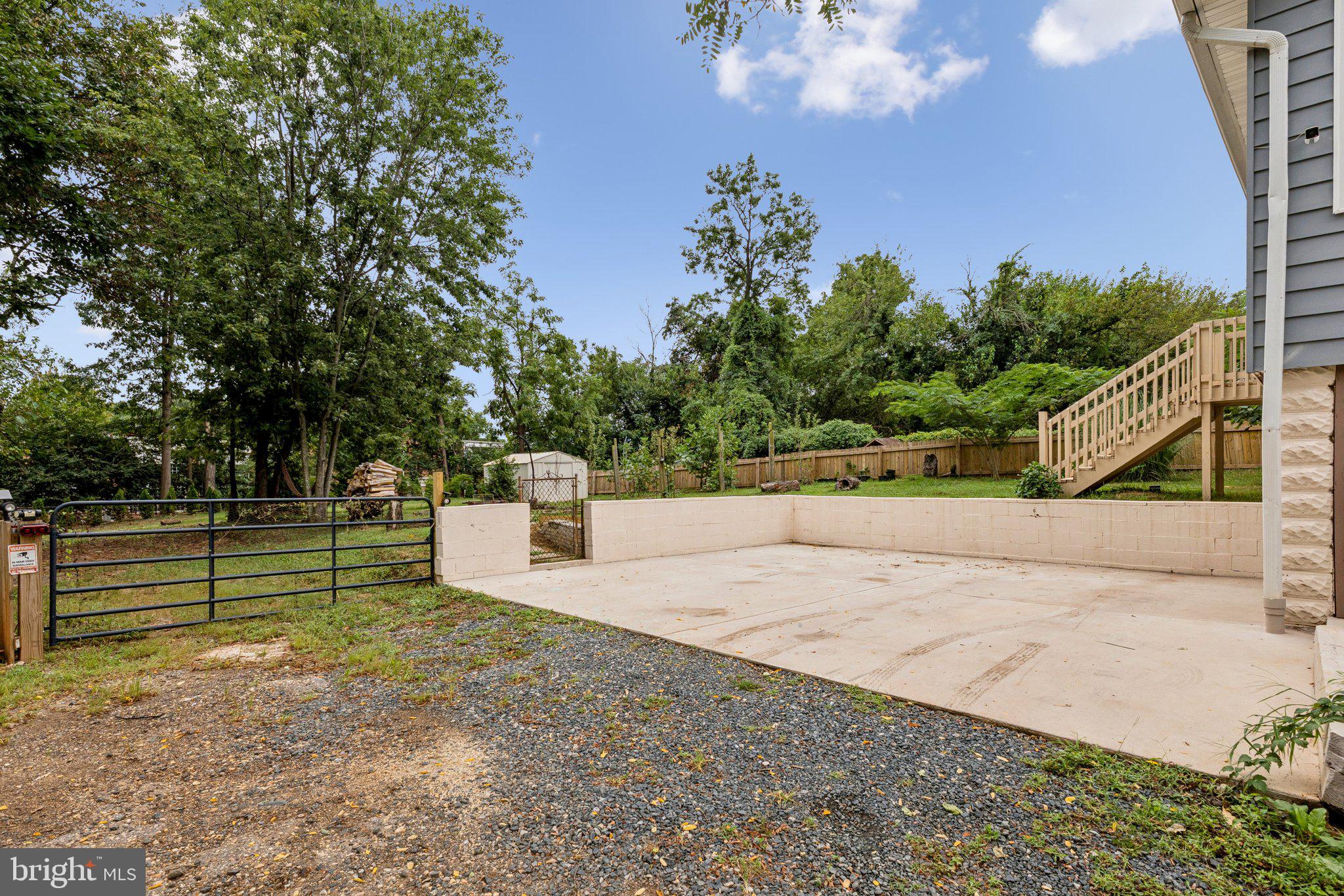 1527 BEAVER HEIGHTS LANE