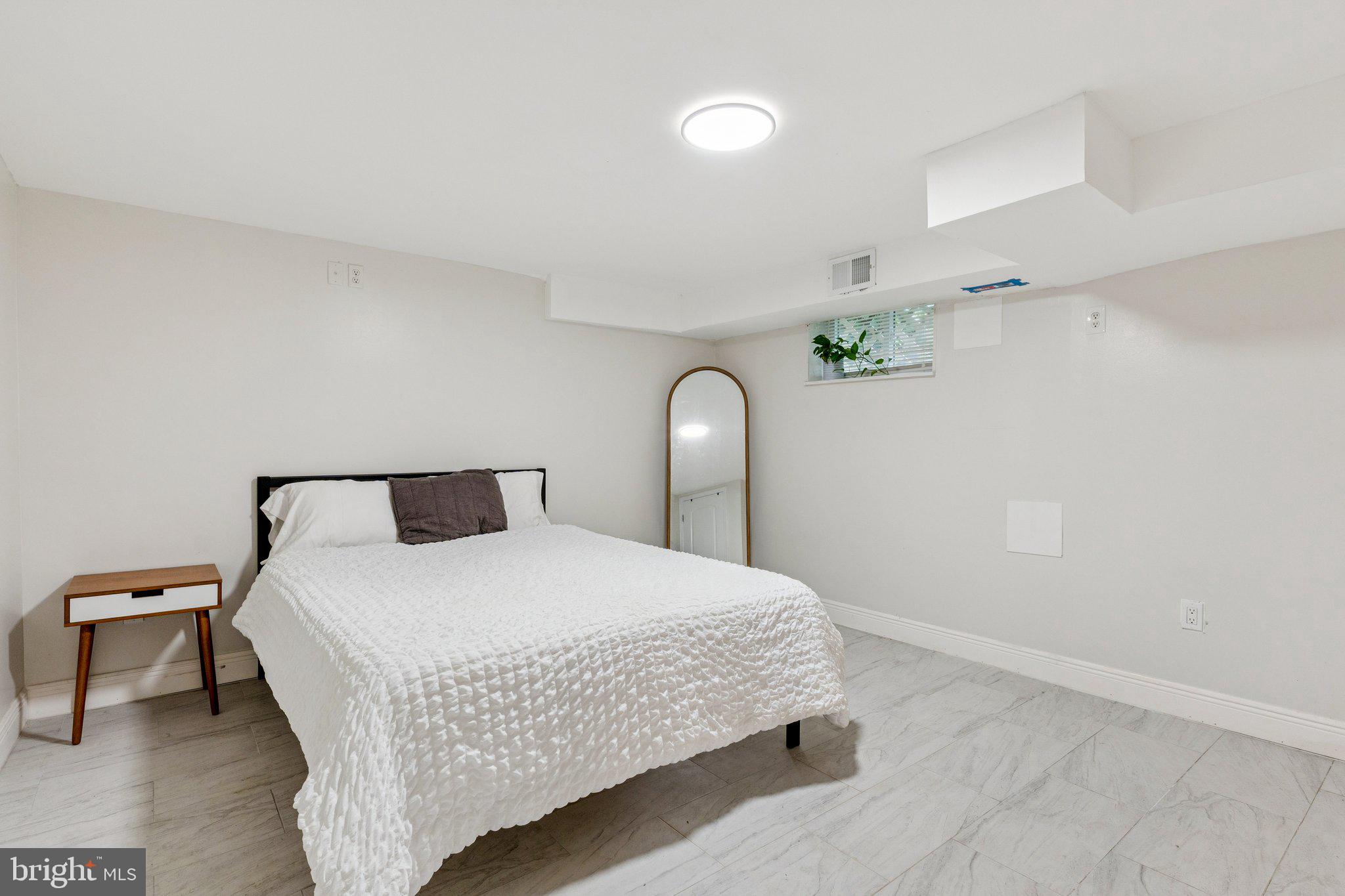 1527 BEAVER HEIGHTS LANE