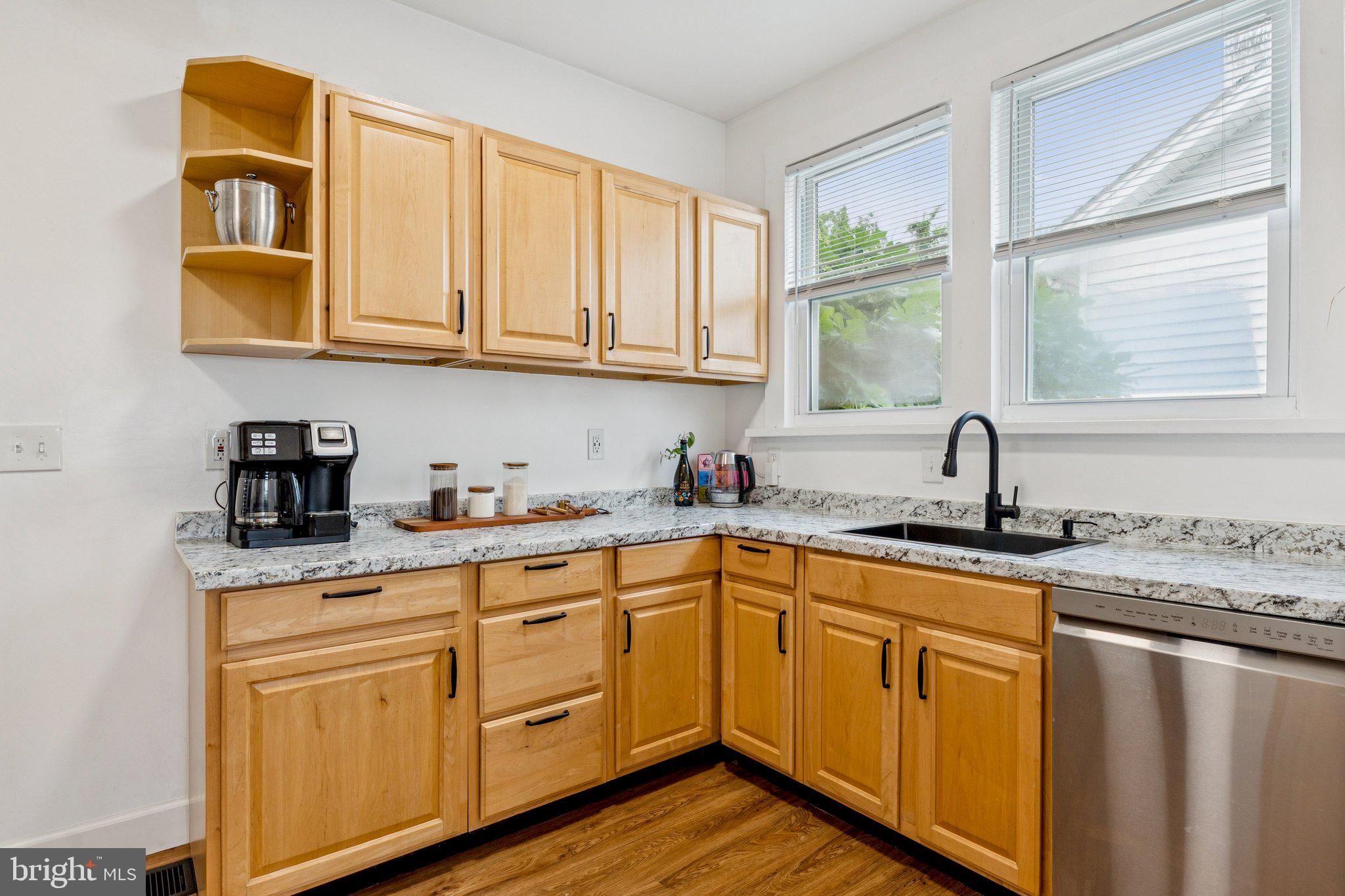 1527 BEAVER HEIGHTS LANE