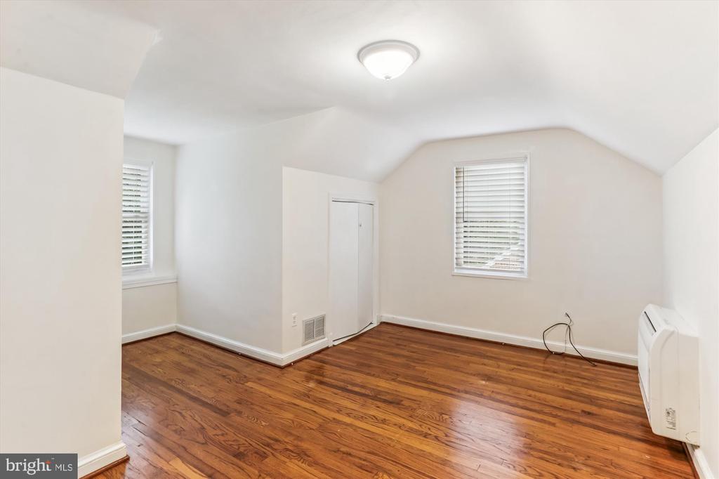 1505 DREXEL STREET