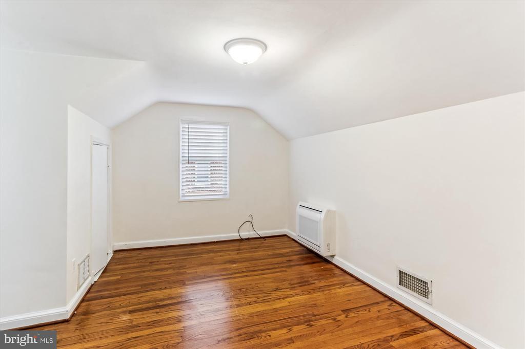 1505 DREXEL STREET