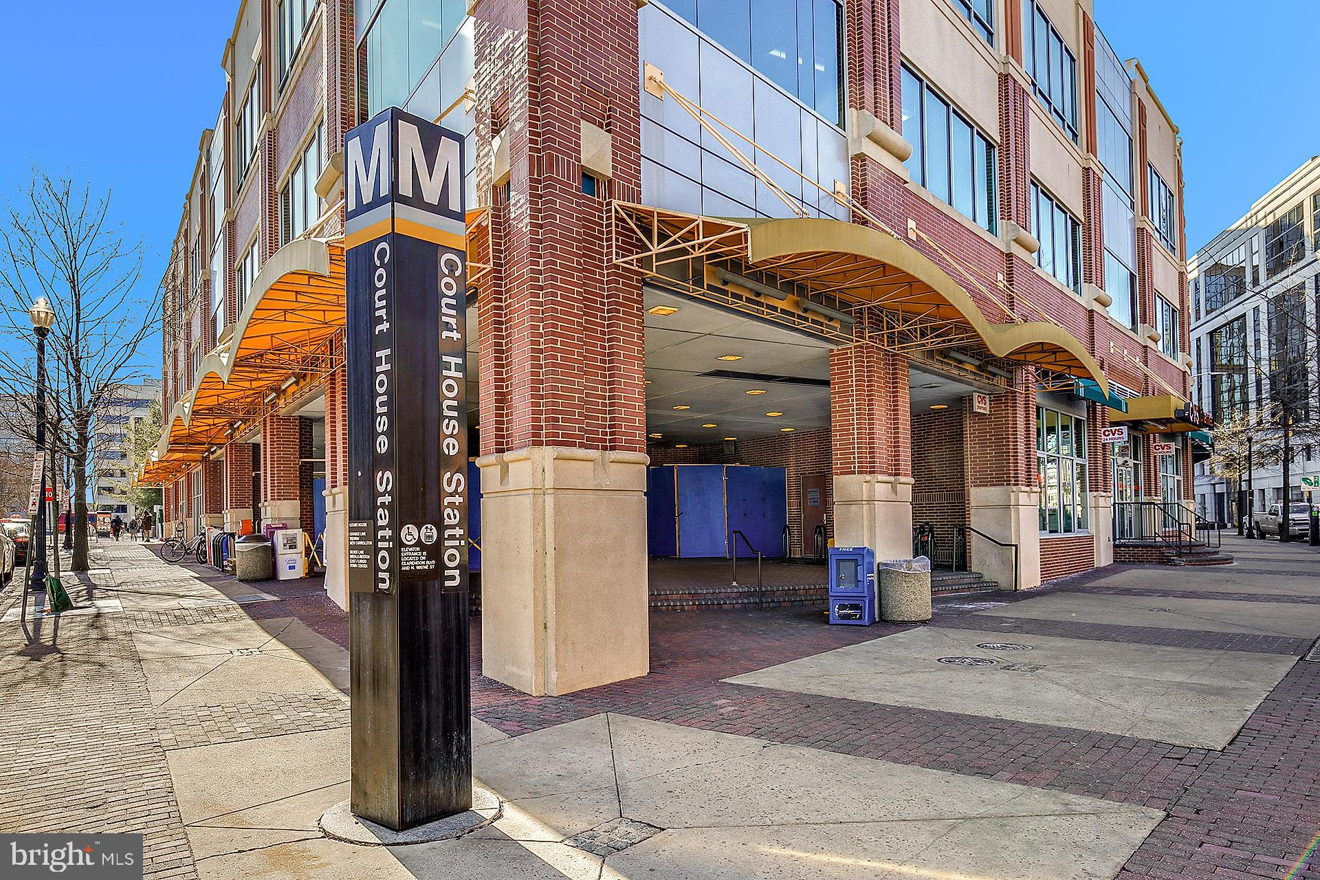 1301 N Courthouse Rd #907