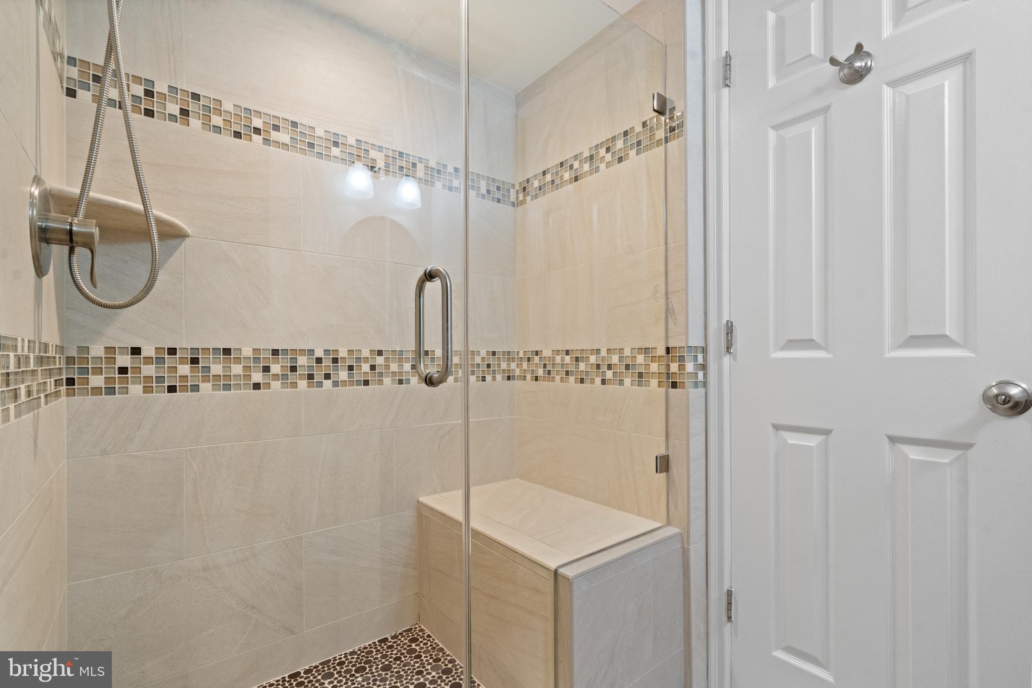 1301 N Courthouse Rd #907