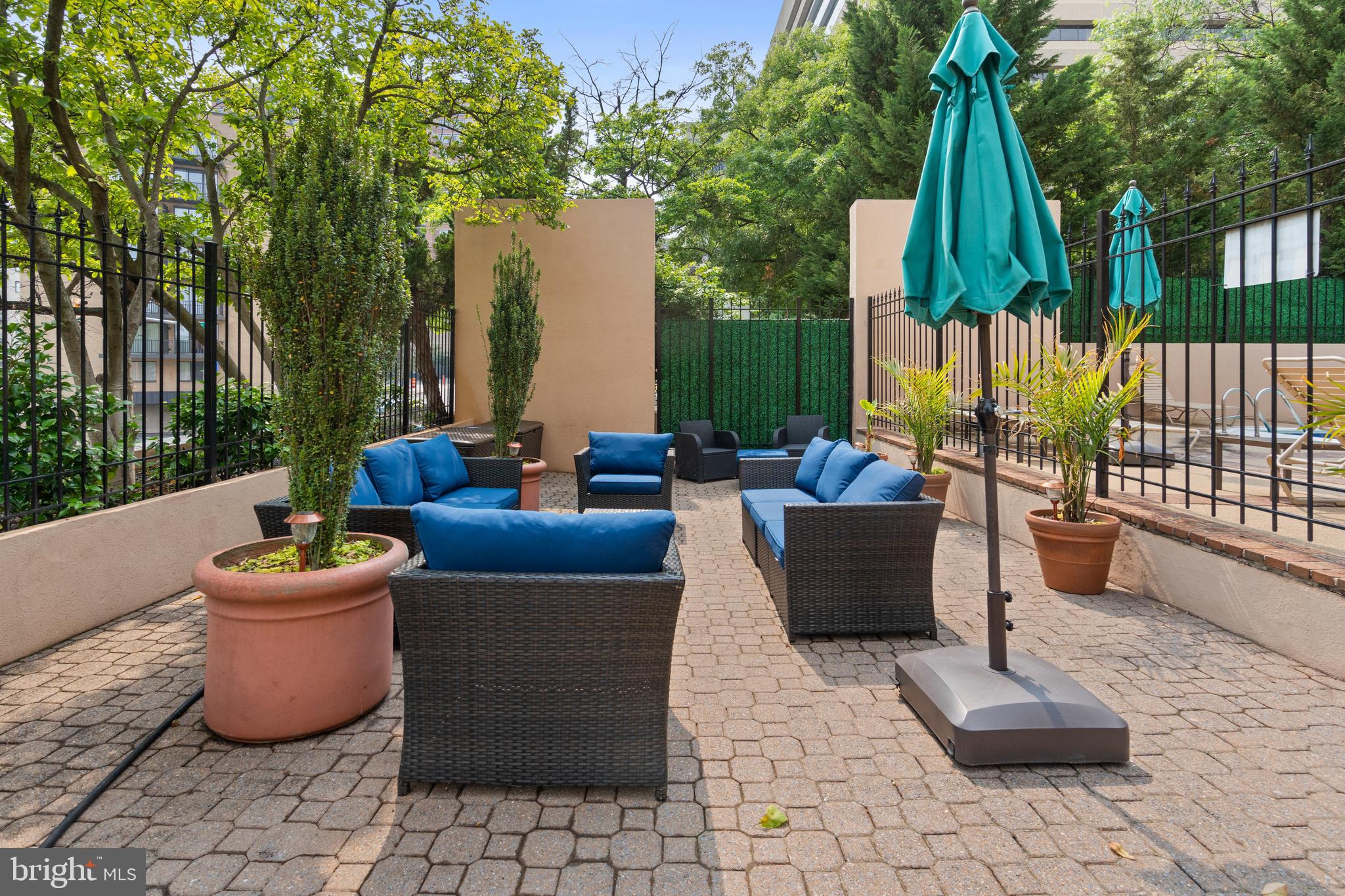 1301 N Courthouse Rd #907