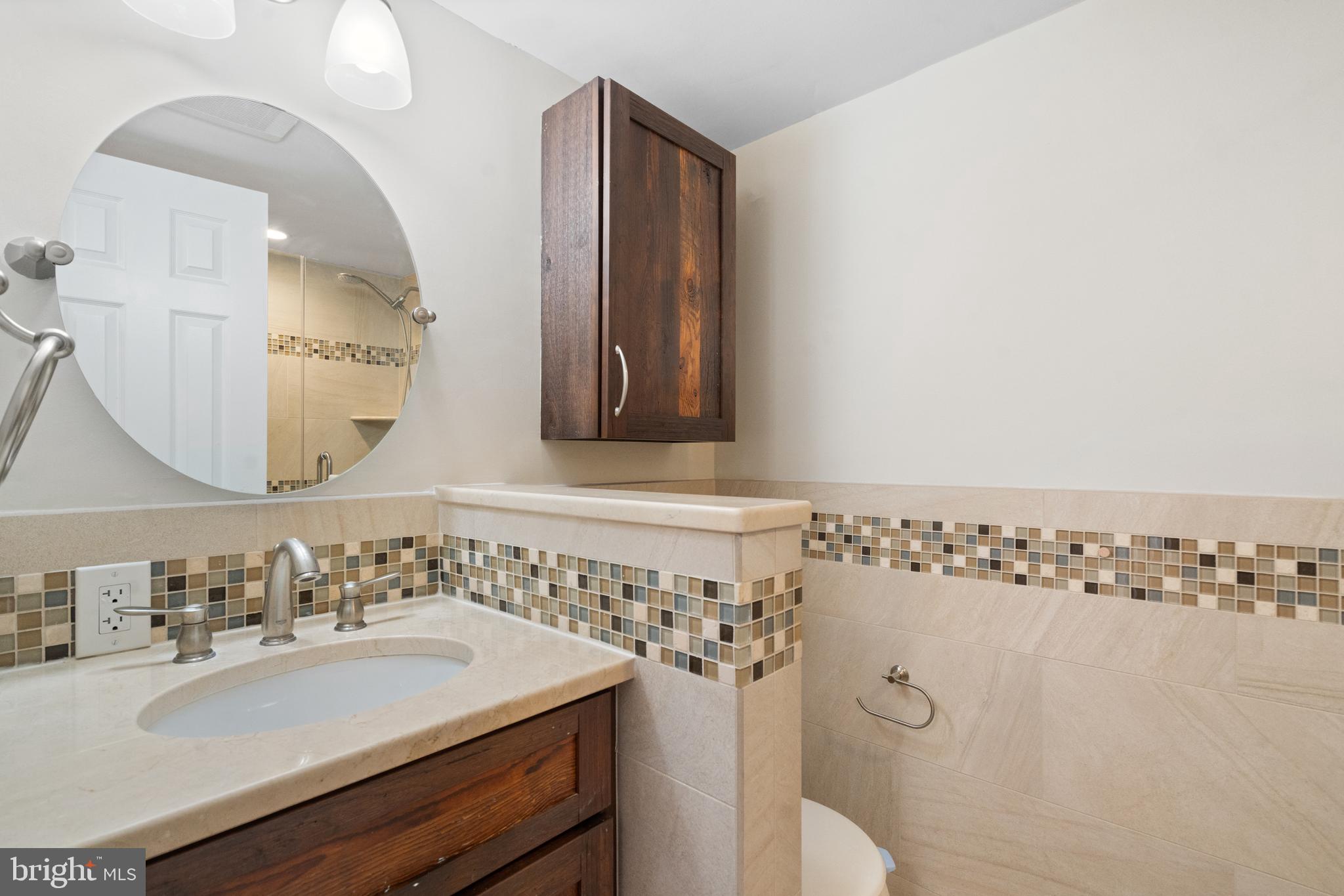 1301 N Courthouse Rd #907