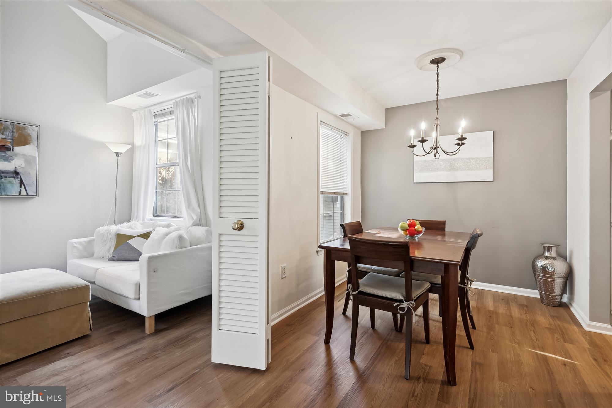 2805 S Woodrow St #E