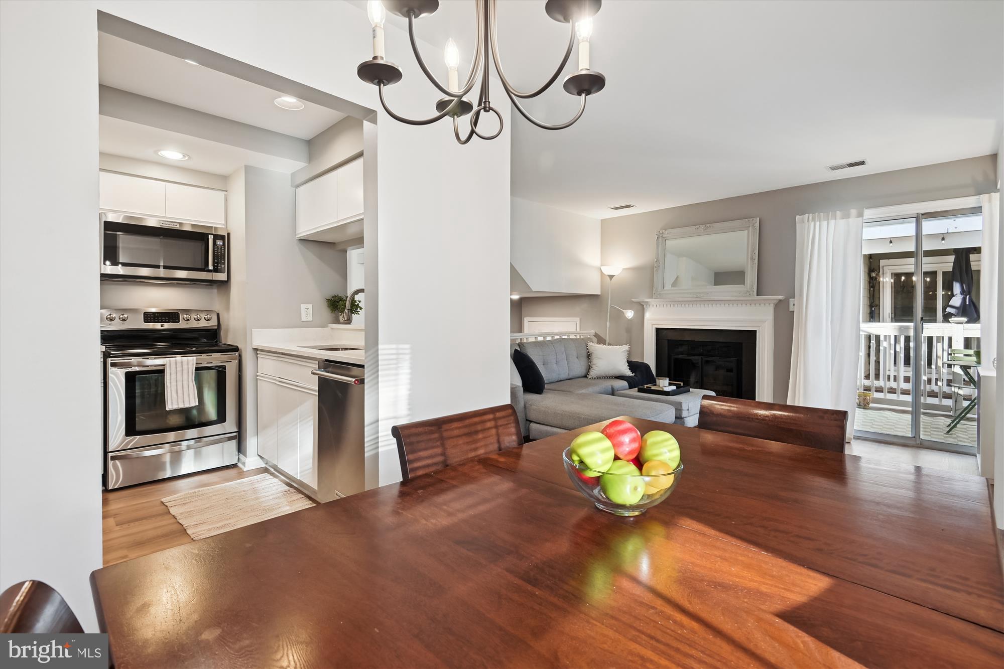 2805 S Woodrow St #E