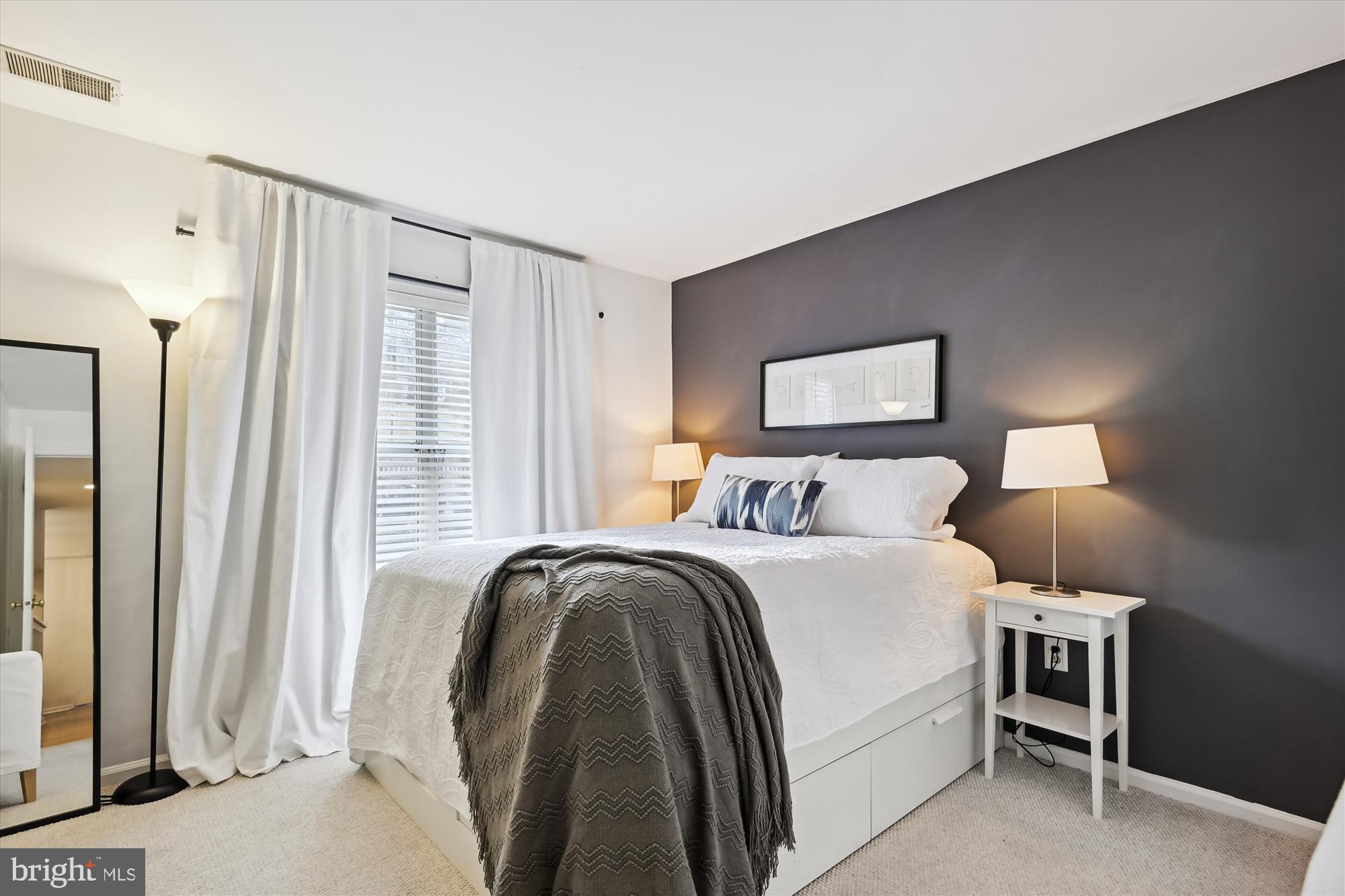 2805 S Woodrow St #E