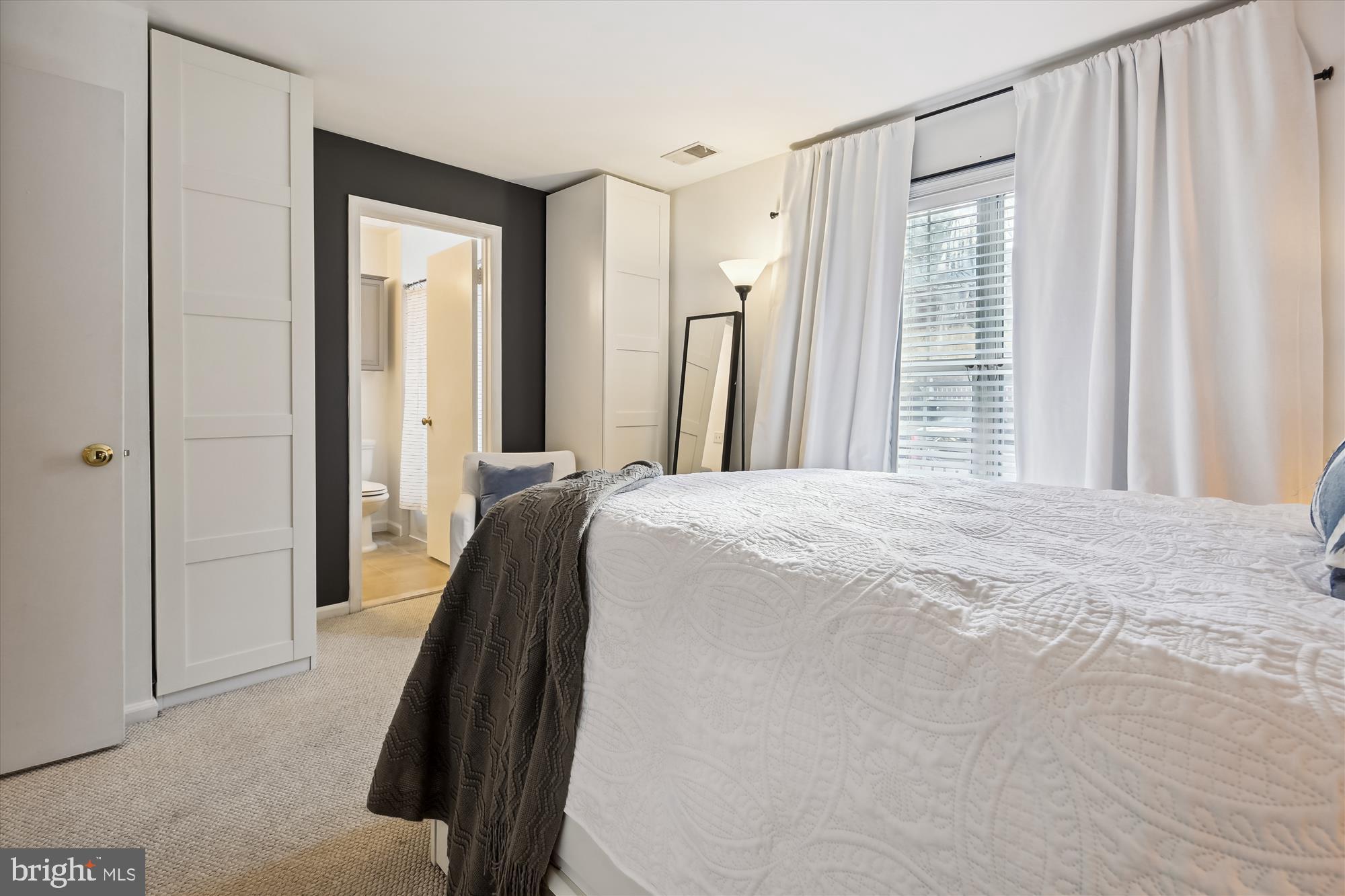 2805 S Woodrow St #E