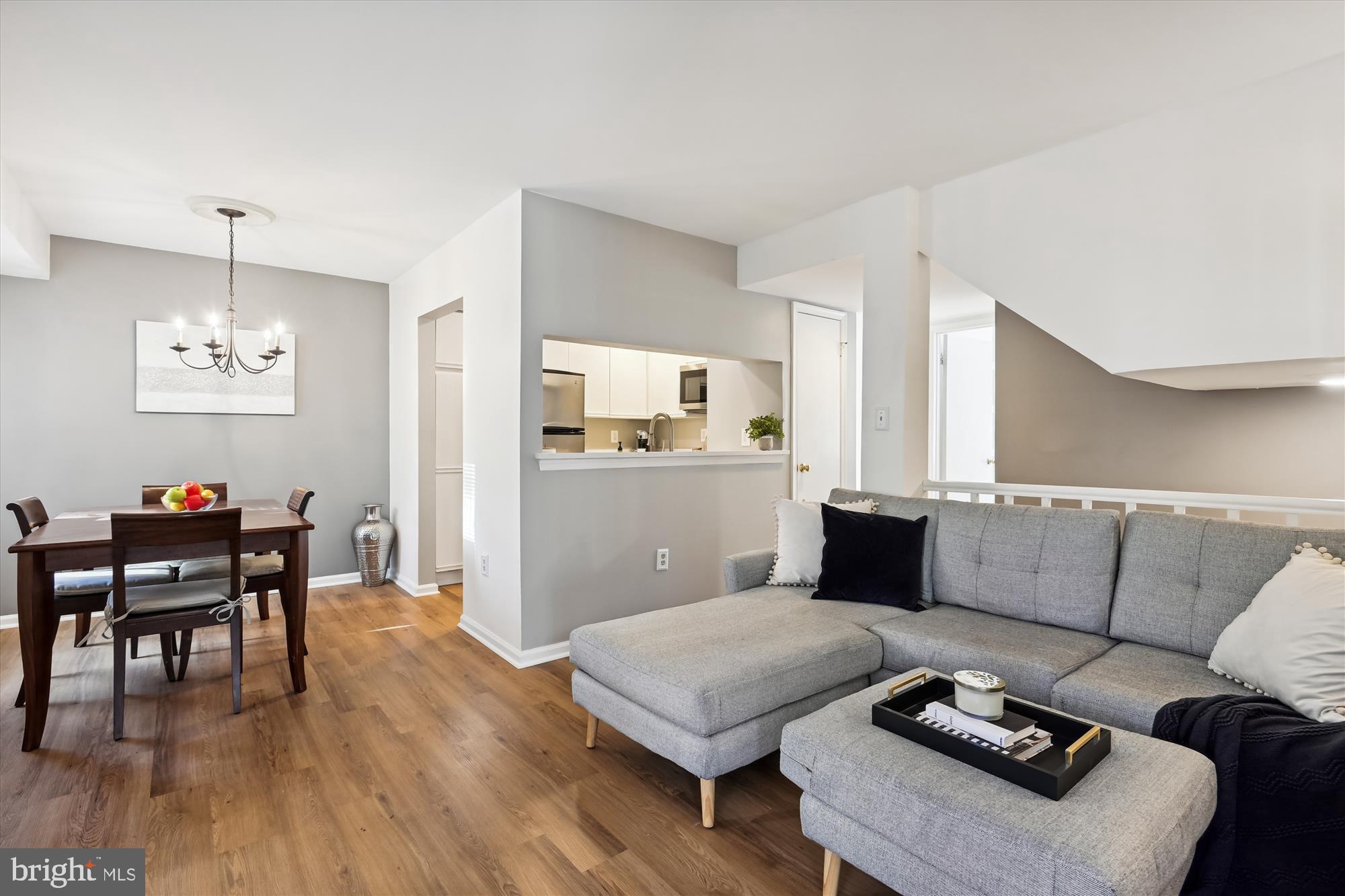 2805 S Woodrow St #E