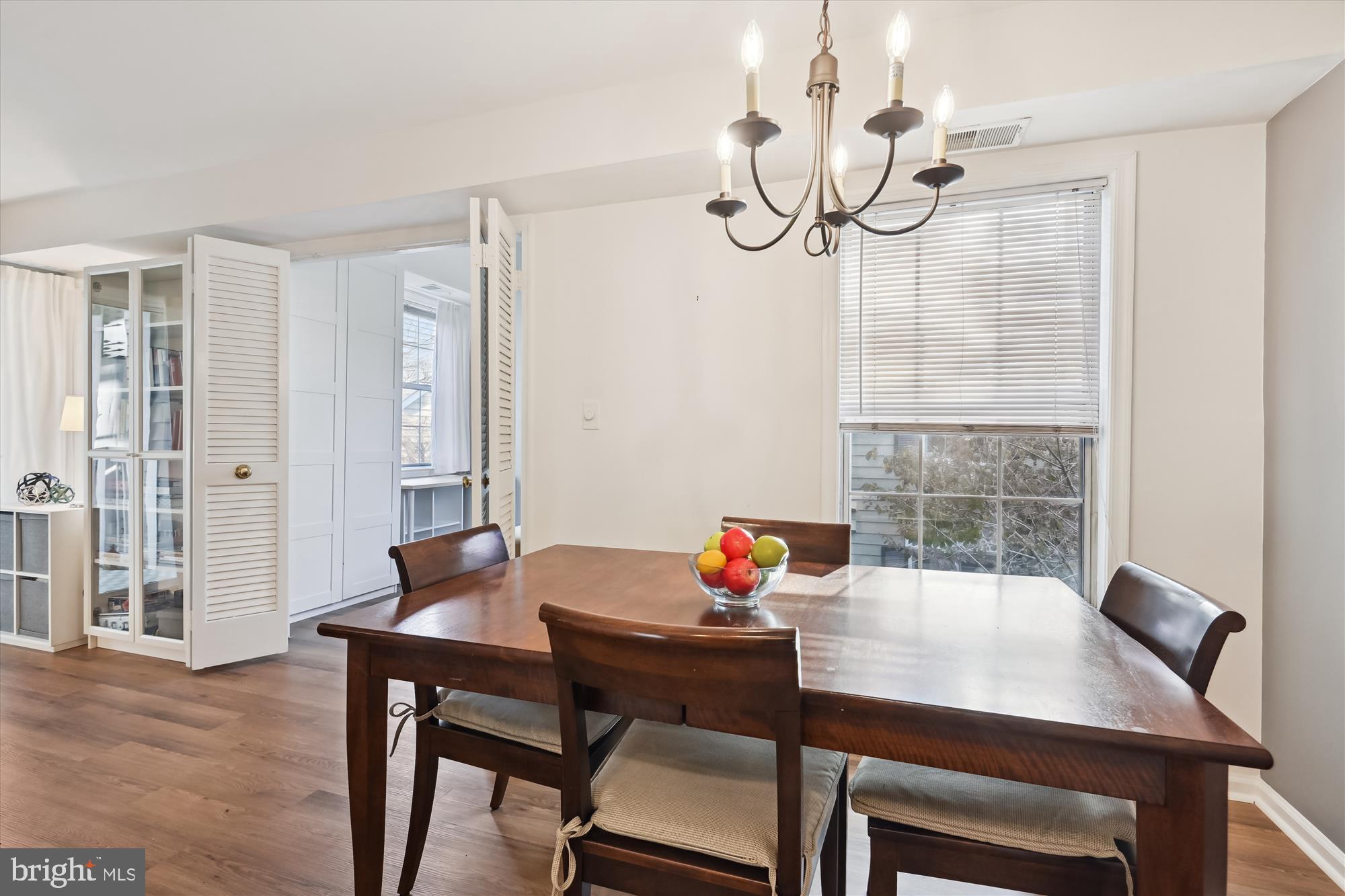 2805 S Woodrow St #E