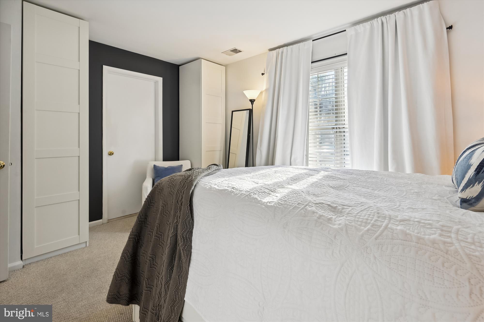 2805 S Woodrow St #E