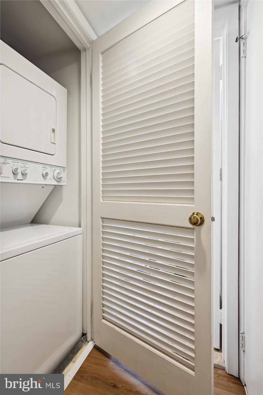 2805 S Woodrow St #E