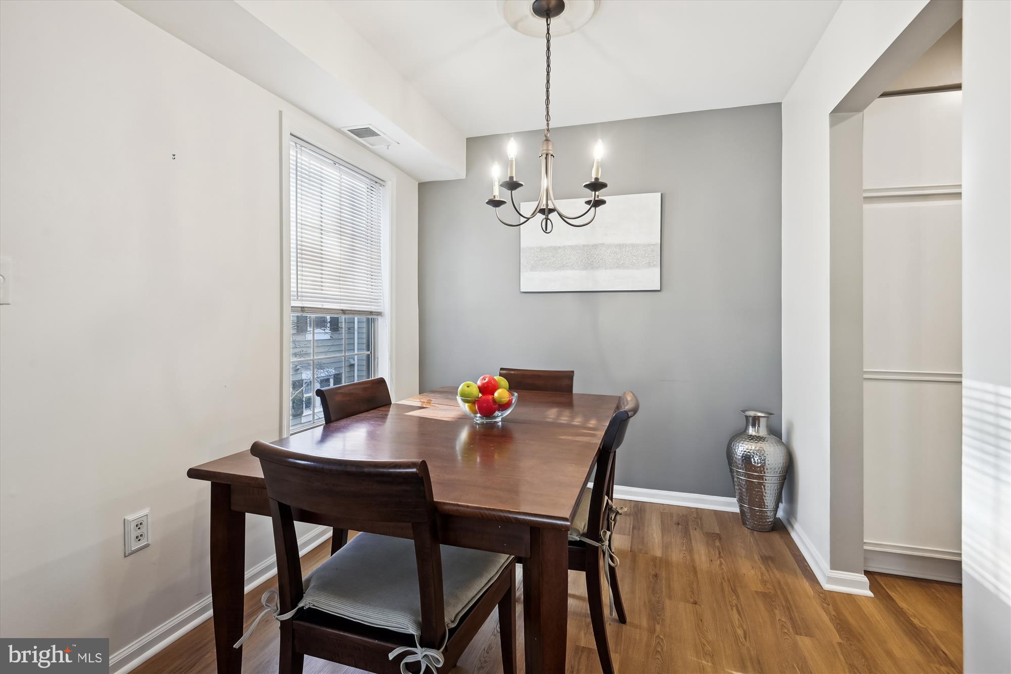 2805 S Woodrow St #E