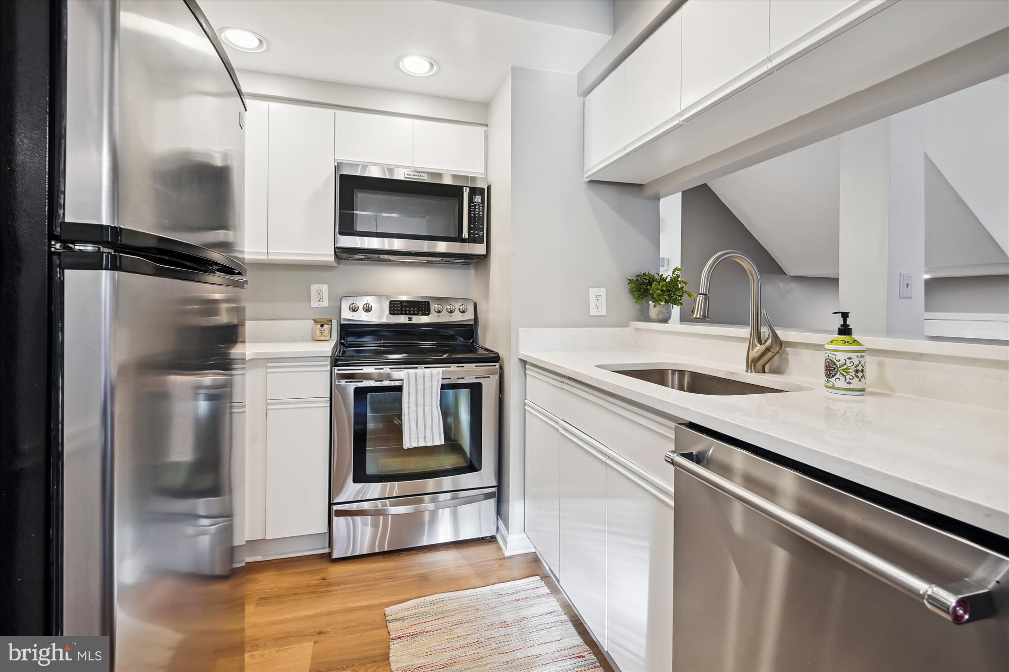 2805 S Woodrow St #E