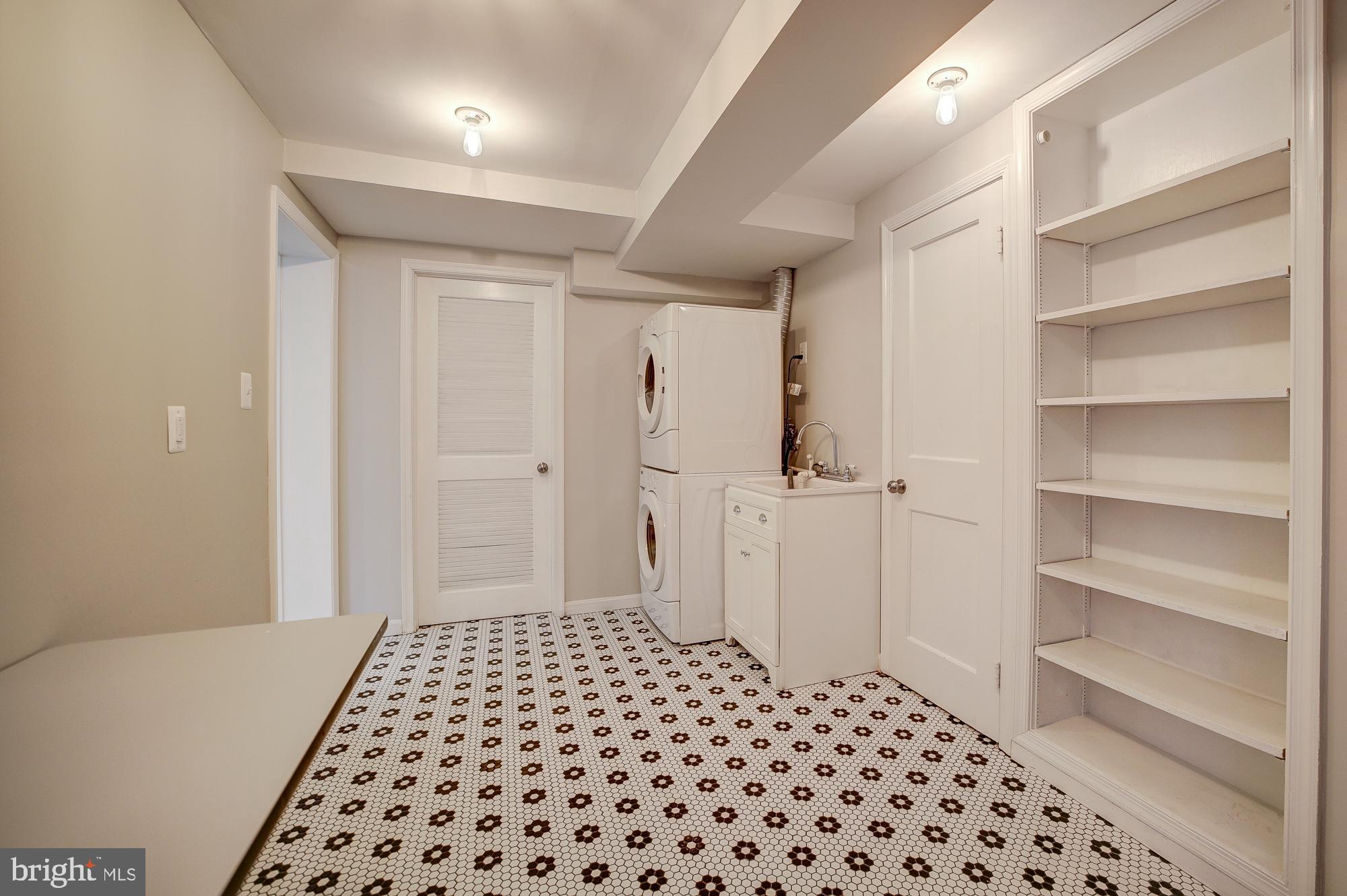 2045 N Brandywine St