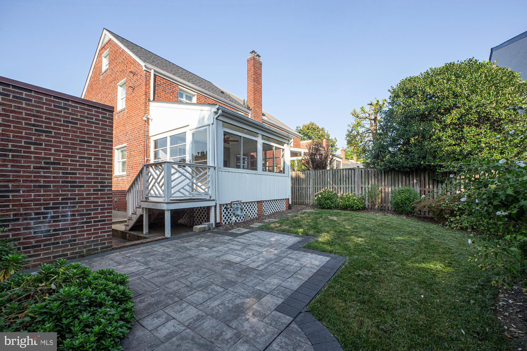 2045 N Brandywine St