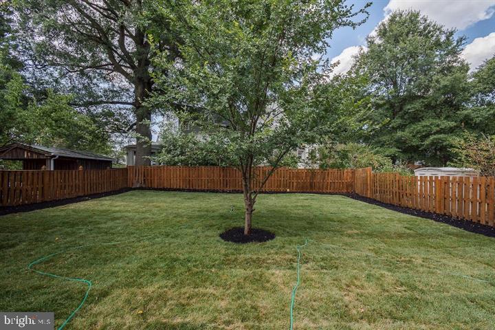 535 N GEORGE MASON DR