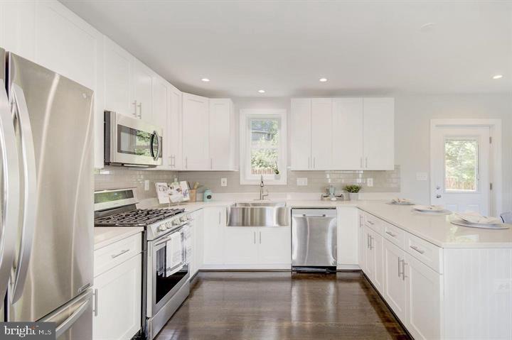 535 N GEORGE MASON DR