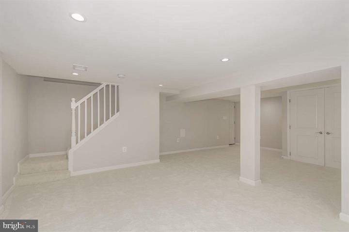 535 N GEORGE MASON DR