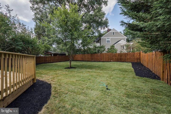 535 N GEORGE MASON DR