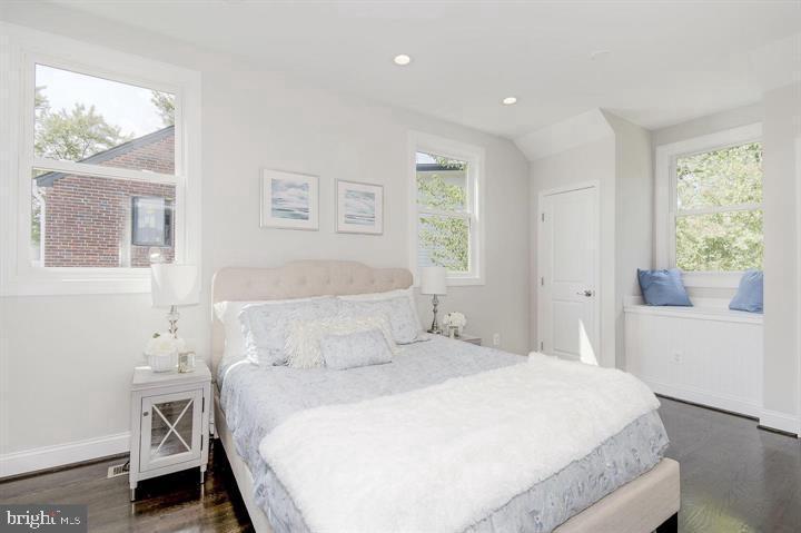 535 N GEORGE MASON DR
