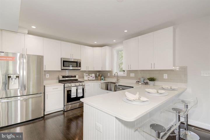 535 N GEORGE MASON DR
