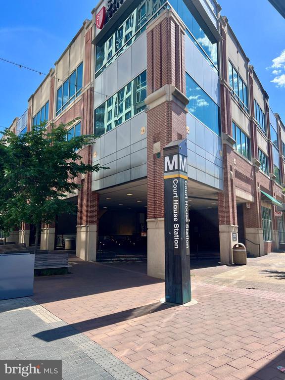 1321 N ADAMS COURT Unit: 201