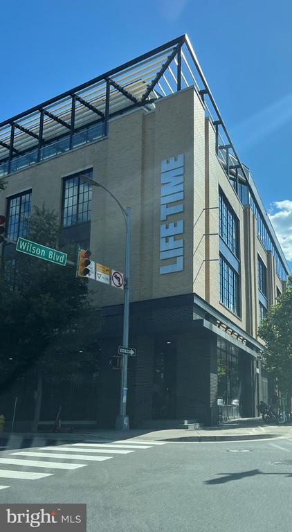 1321 N ADAMS COURT Unit: 201