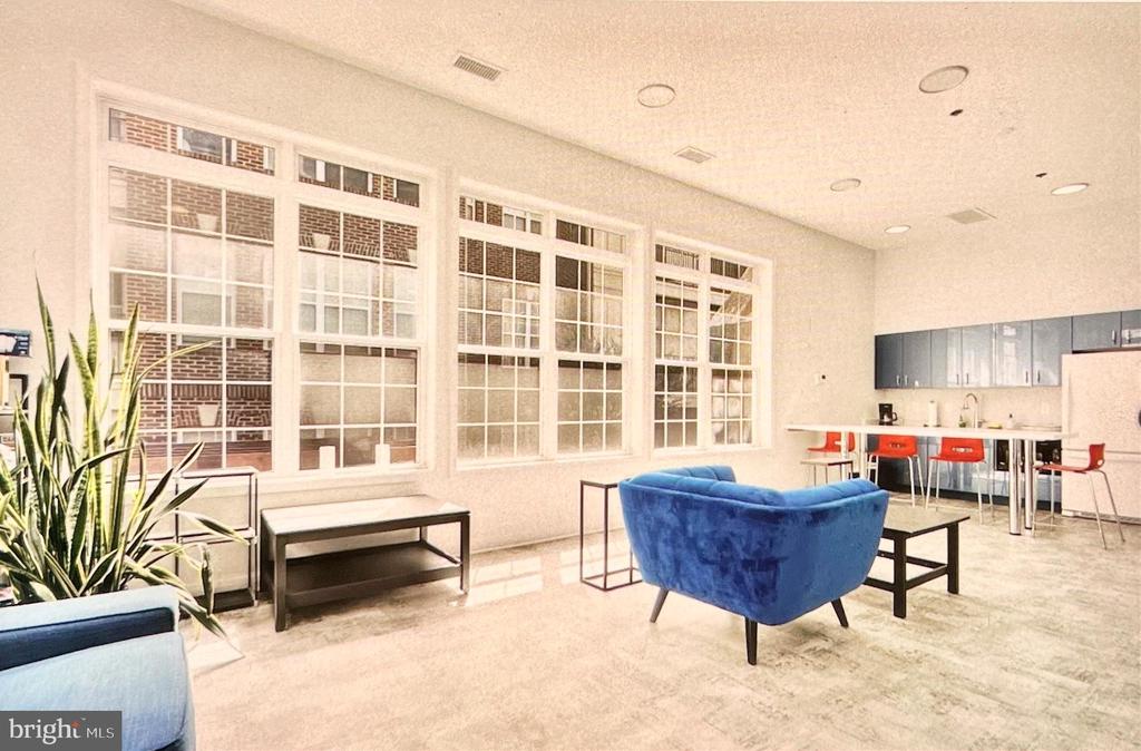 1321 N ADAMS COURT Unit: 201