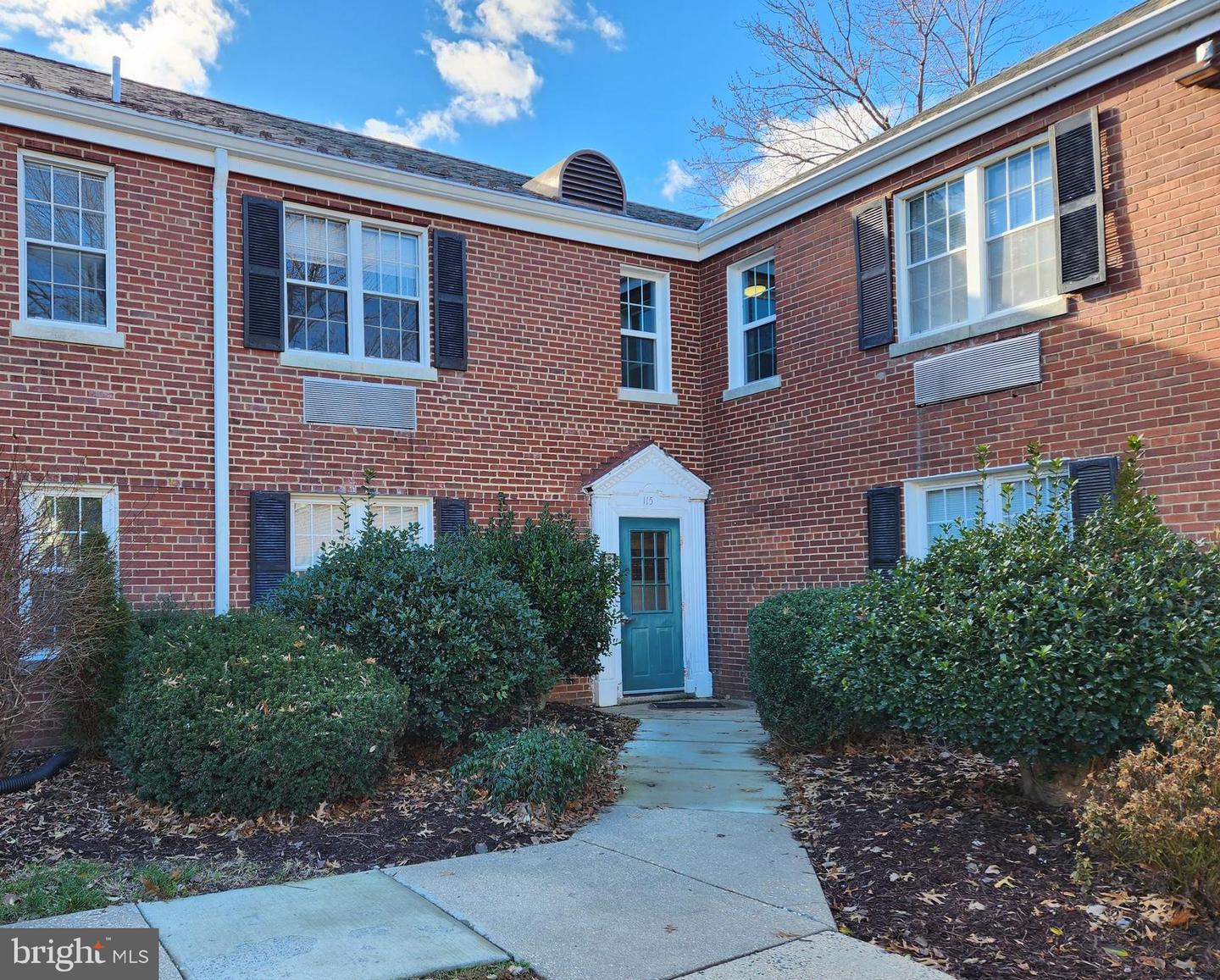 115 E Glebe Rd #B