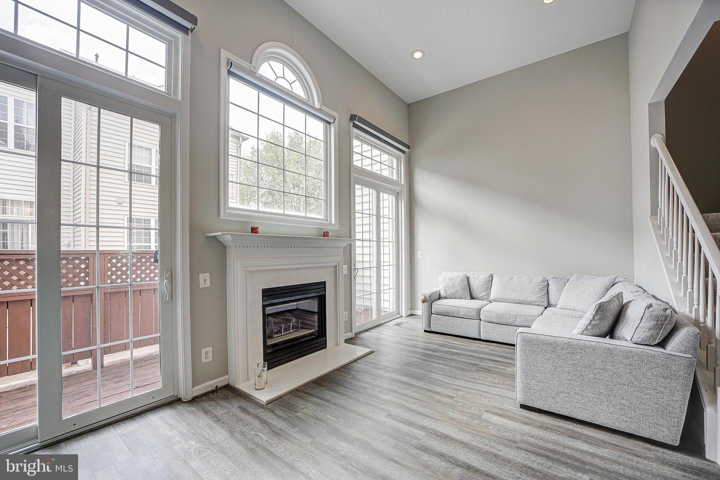 6024 Ricketts Walk