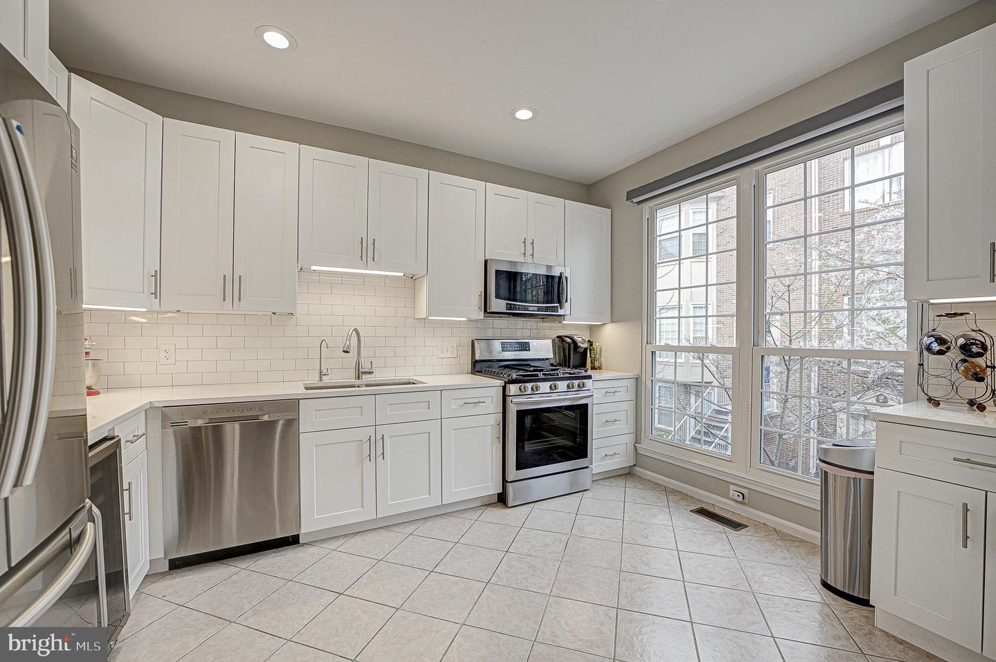 6024 Ricketts Walk