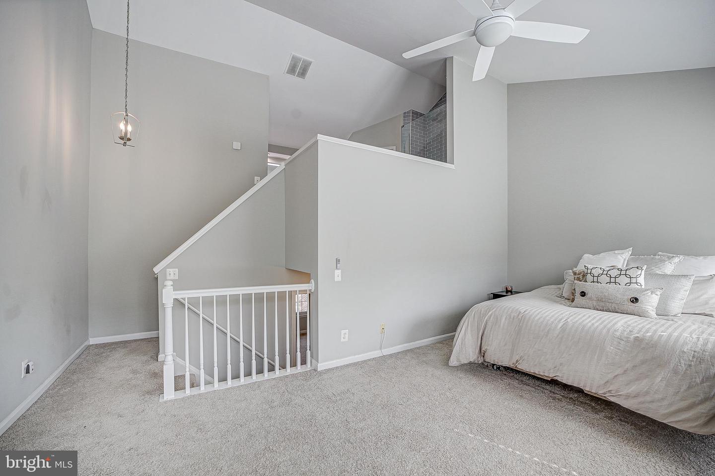 6024 Ricketts Walk