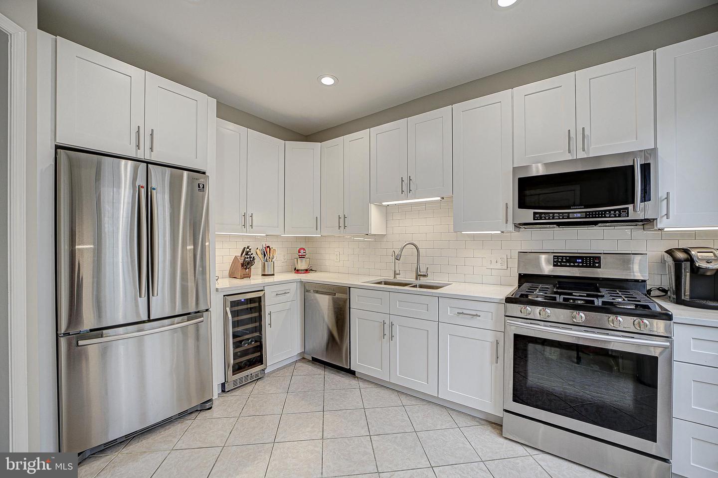 6024 Ricketts Walk