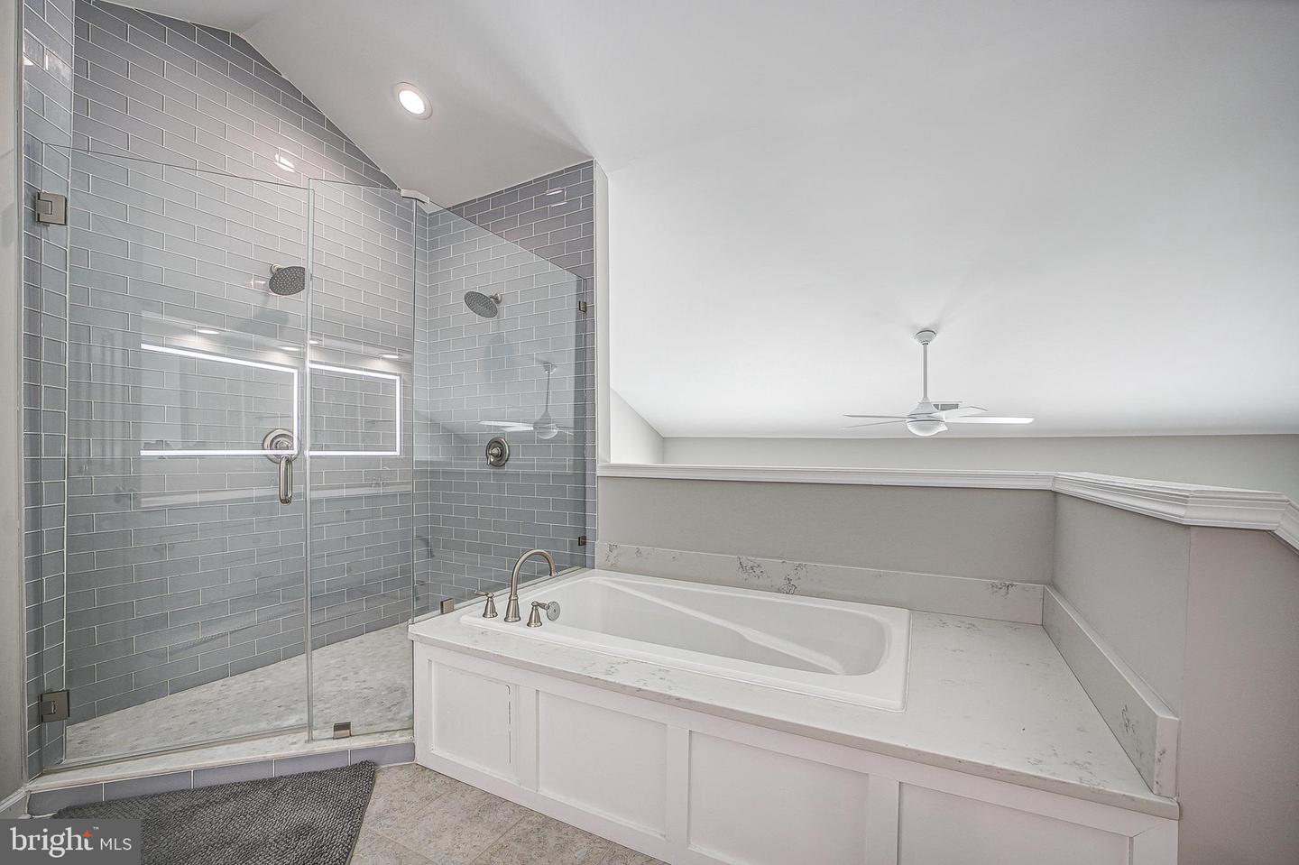 6024 Ricketts Walk