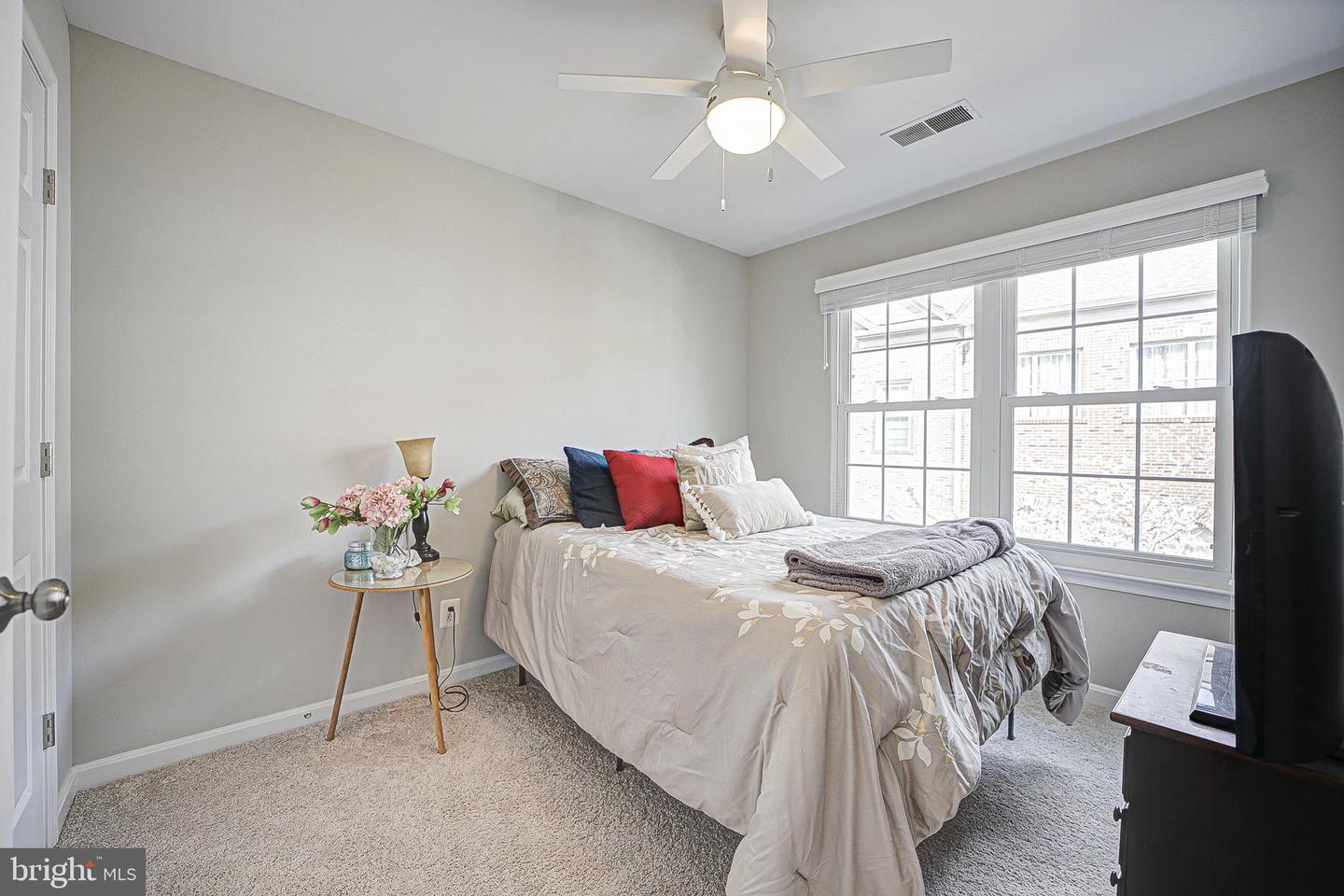 6024 Ricketts Walk