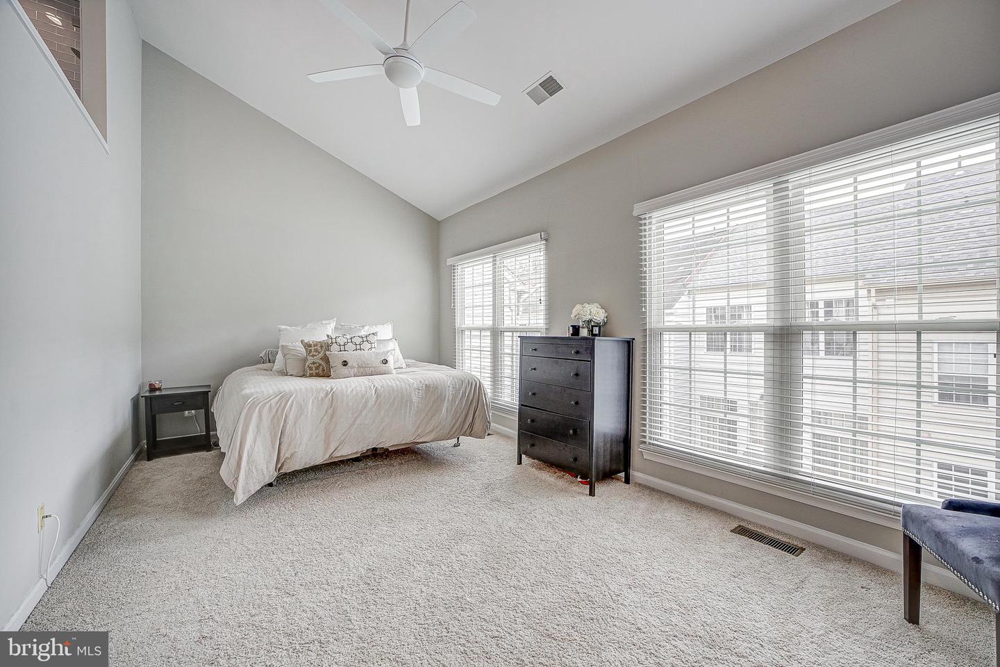 6024 Ricketts Walk