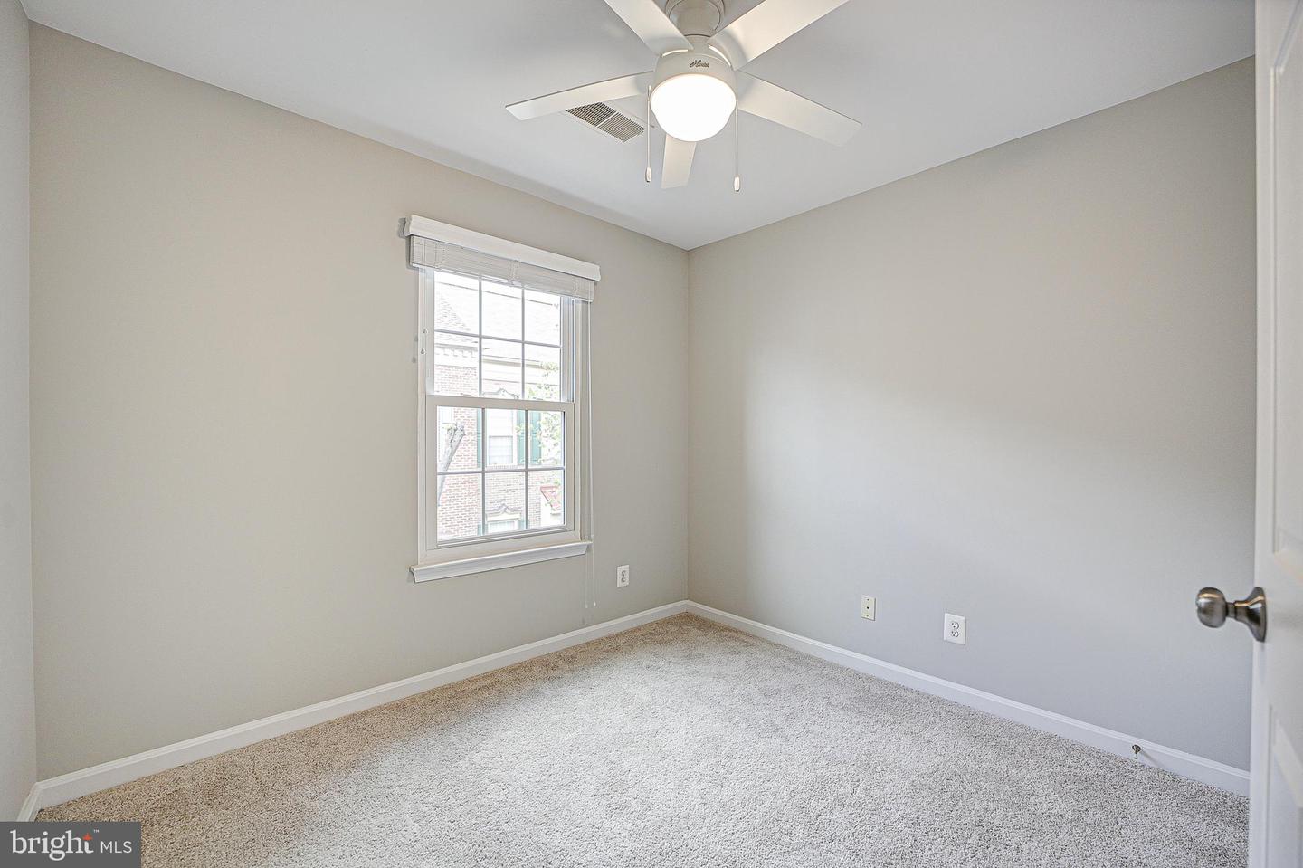 6024 Ricketts Walk