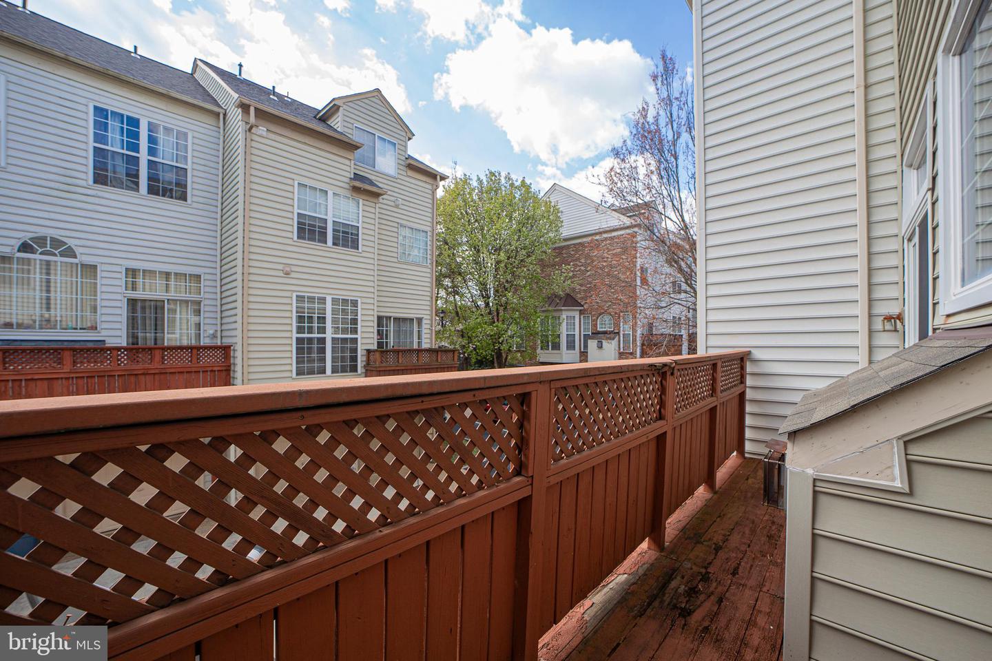 6024 Ricketts Walk