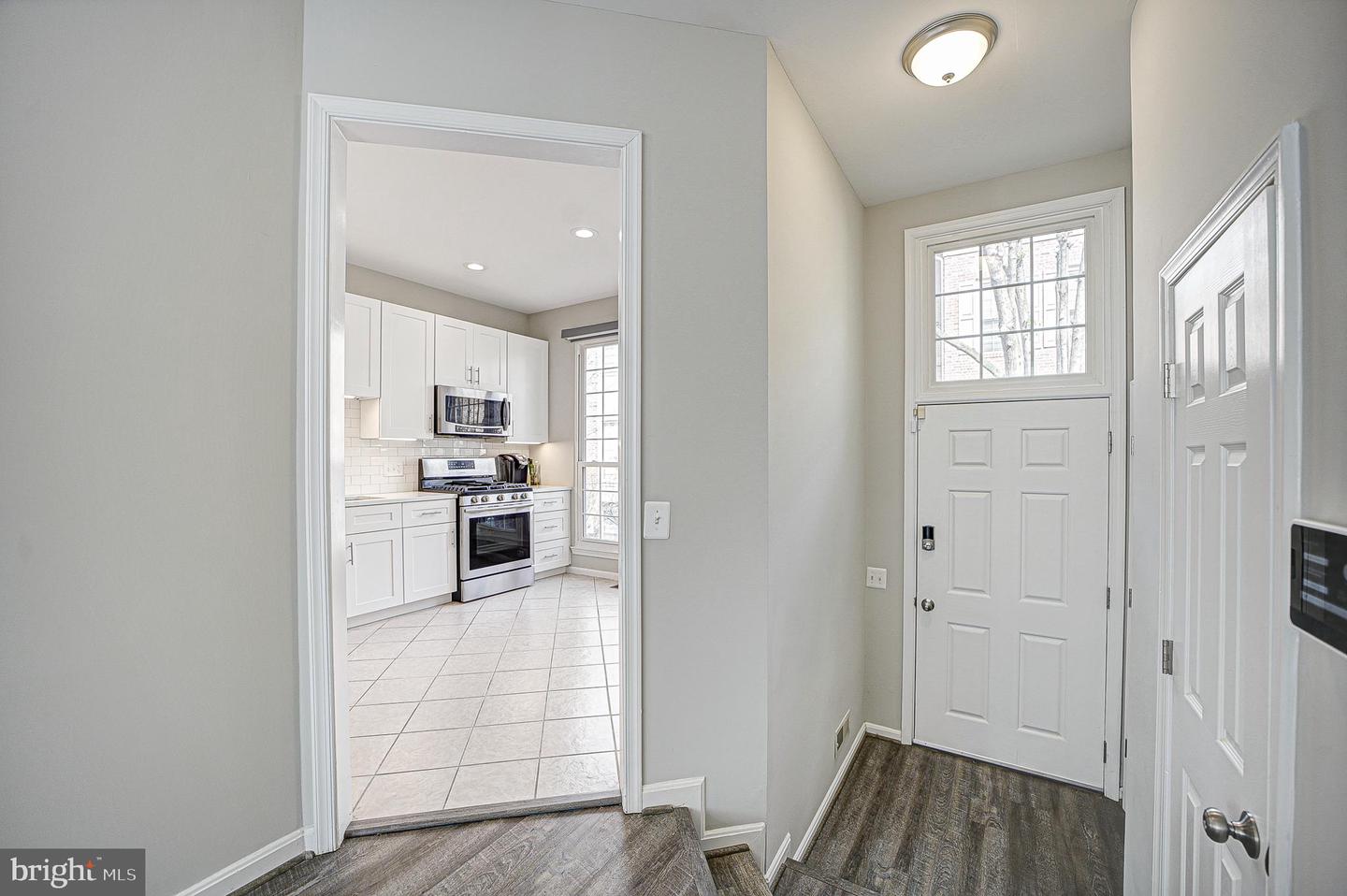 6024 Ricketts Walk