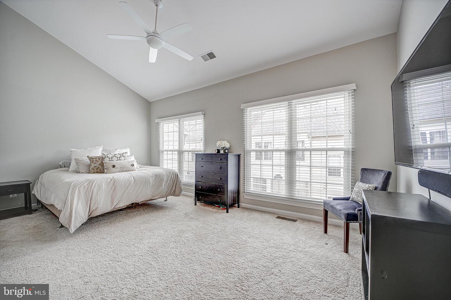 6024 Ricketts Walk