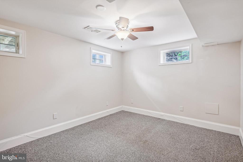 405 E Custis Ave
