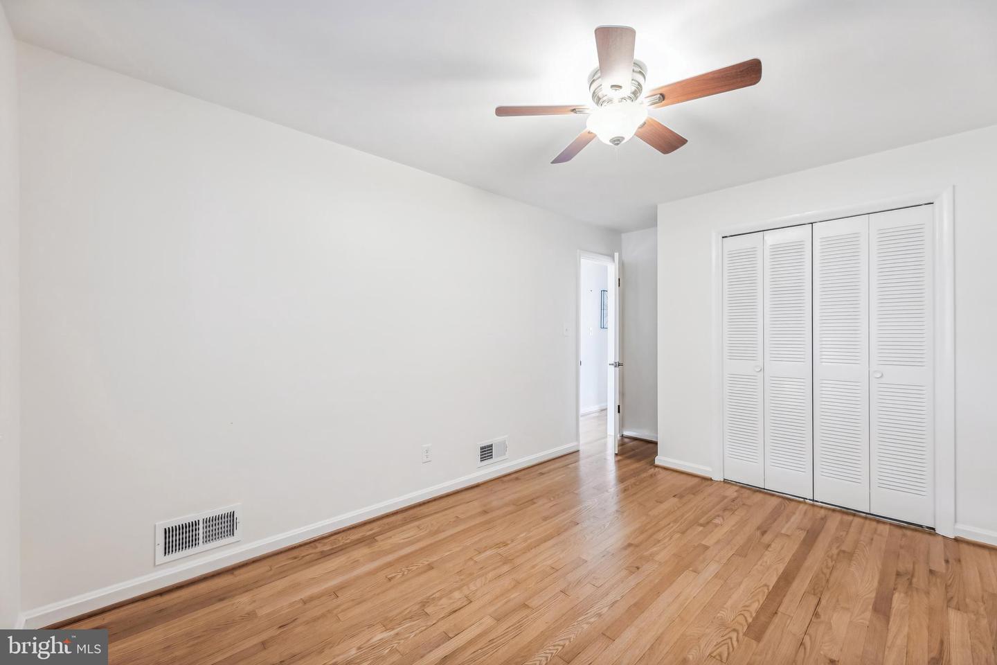 405 E Custis Ave