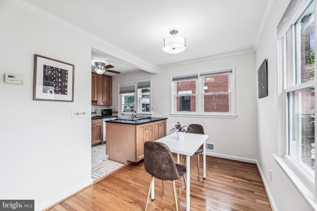 405 E Custis Ave
